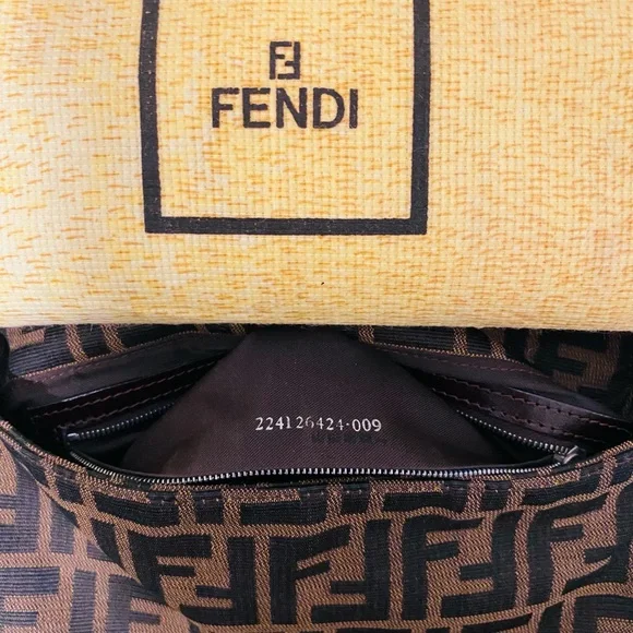 Authentic Fendi Zucca FF Baguette Shoulder Handbag Purse & Dust Bag Pre-owned - Picture 13 of 14